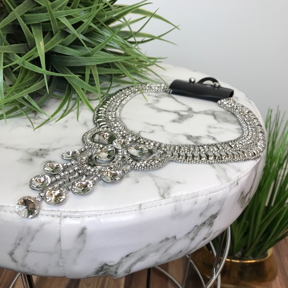 ‼️ Silver Diamond Rhinestone Statement Necklace - Picture 7 of 7